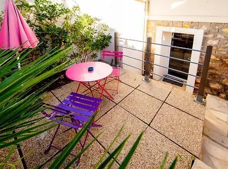 Etoile Apartment